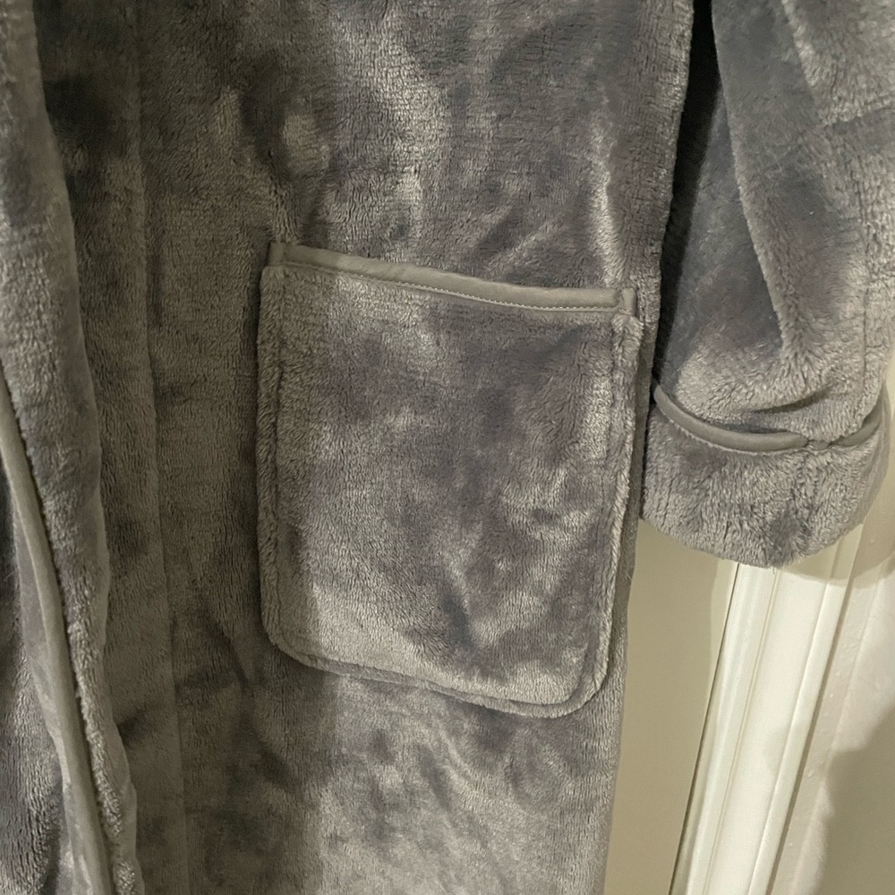 Brookstone Soft Gray NAP Robe Size S/M - Picture 6 of 6